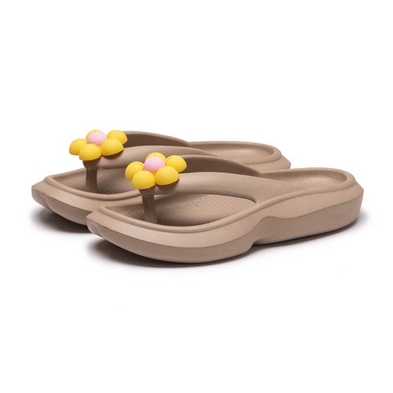 Pretty Flowers Women's EVA Flip Flops - 图片 5